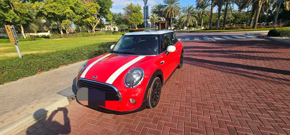 Mini cooper 2019 full option low mileage panoramic first owner - Image 6