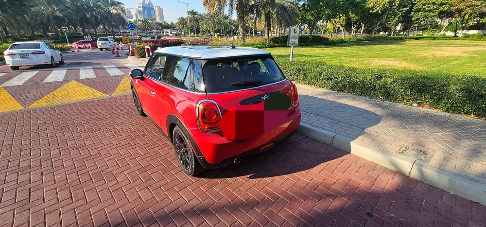 Mini cooper 2019 full option low mileage panoramic first owner - Image 7