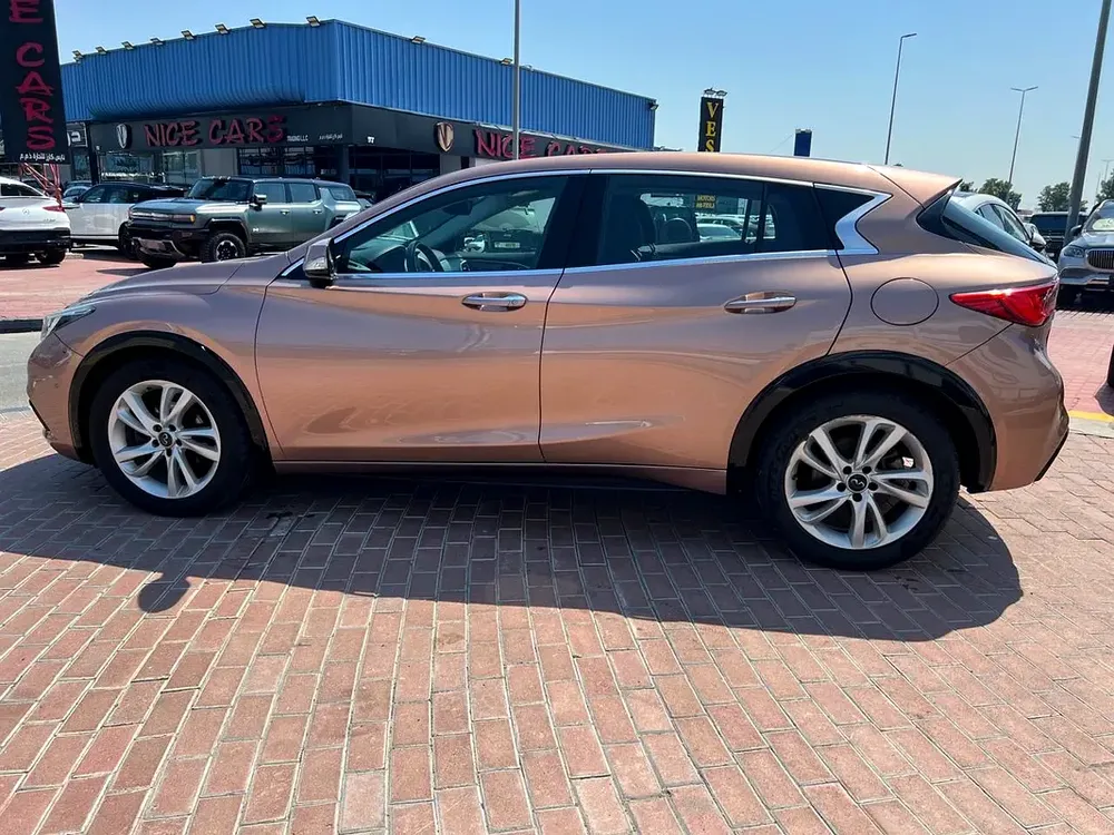 INFINITI QX30 2018 GCC IN BEST CONDITION 41,000 - Image 12