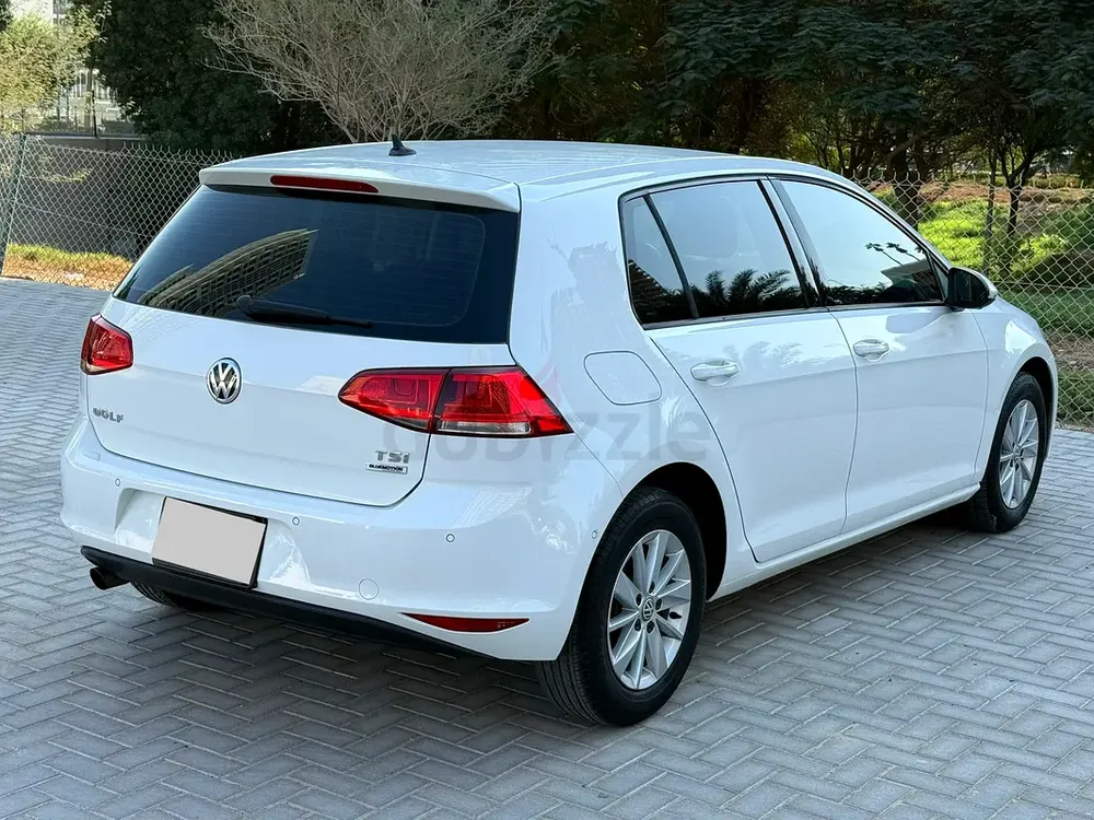 Best Fuel Efficient Volkswagen Golf TSI 2017 - GCC Specs, 1.2/1200cc, - Image 5