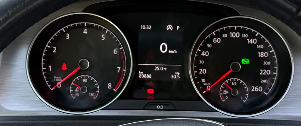 Best Fuel Efficient Volkswagen Golf TSI 2017 - GCC Specs, 1.2/1200cc, - Image 7