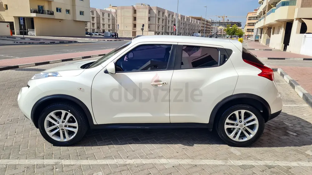 2016 NISSAN JUKE GPS CAMERA LADY DRIVEN GULF GCC SPEC SUPER CLEAN CONDITION FULLY SERVICED - Image 14