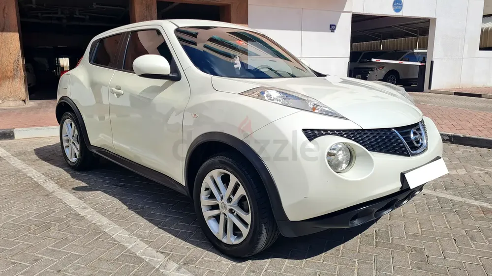 2016 NISSAN JUKE GPS CAMERA LADY DRIVEN GULF GCC SPEC SUPER CLEAN CONDITION FULLY SERVICED - Image 4