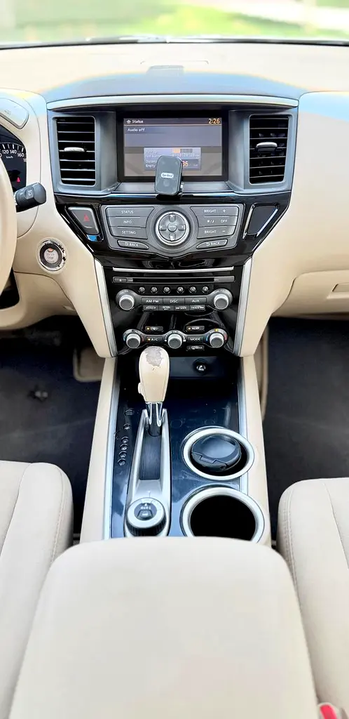 Nissan Pathfinder SE 2015 GCC Specs - Excellent Condition - Image 13
