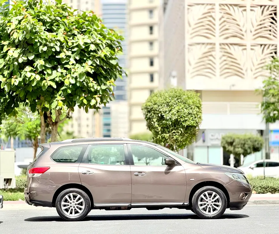 Nissan Pathfinder SE 2015 GCC Specs - Excellent Condition - Image 4