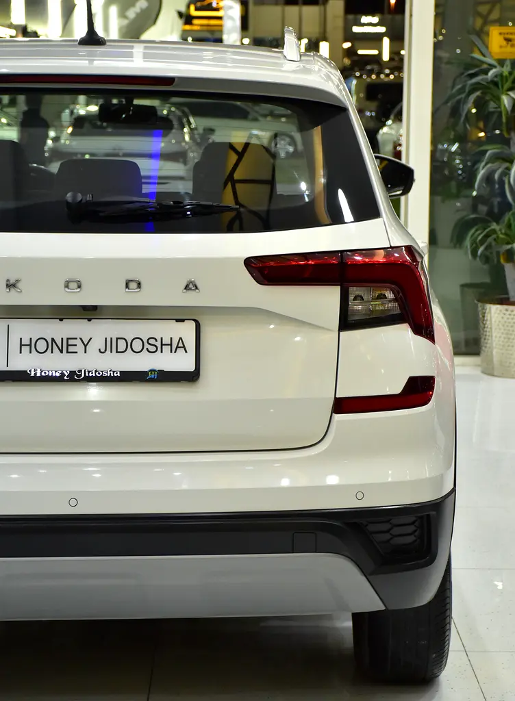 AED 579 EMi for 5Yrs | Skoda Kushaq ( 2023 Model ) in White Color GCC Specs - Image 9
