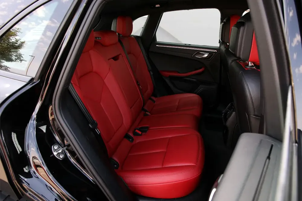 PORSCHE MACAN 2021 - GCC - FULLY LOADED - AMAZING CONDITION - Image 18