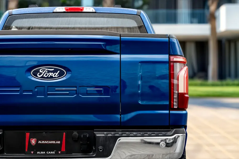 4,211 P.M |  F-150 Lariat Crew Cab 3.5L | 0% Downpayment | 2030 FORD WARRANTY! - Image 6