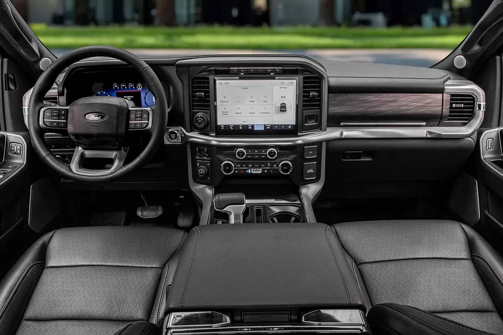 4,211 P.M |  F-150 Lariat Crew Cab 3.5L | 0% Downpayment | 2030 FORD WARRANTY! - Image 8