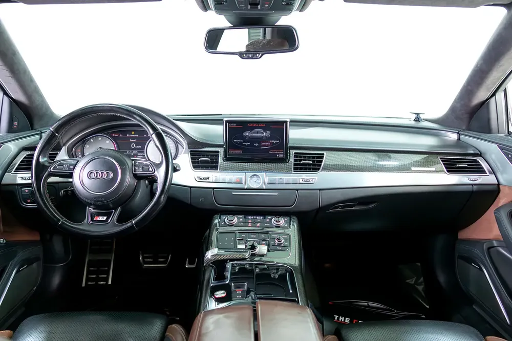 Audi S8-GCC-V8 Twin Turbo-AUDI Exclusive Interior Trim-22 Inch Rims-Very Well Maintained - Image 10