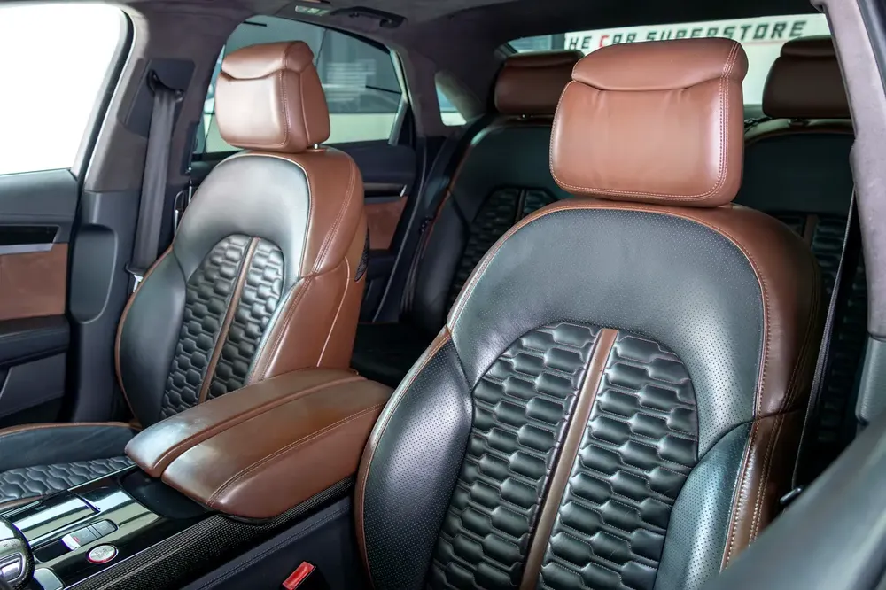 Audi S8-GCC-V8 Twin Turbo-AUDI Exclusive Interior Trim-22 Inch Rims-Very Well Maintained - Image 11