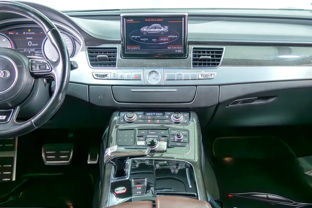 Audi S8-GCC-V8 Twin Turbo-AUDI Exclusive Interior Trim-22 Inch Rims-Very Well Maintained - Image 17