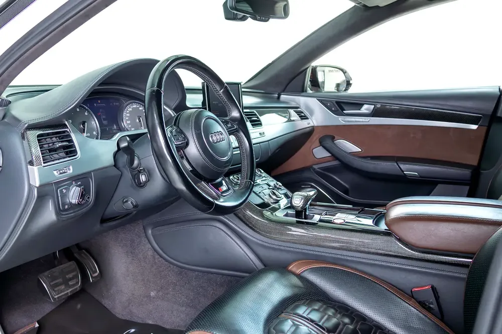 Audi S8-GCC-V8 Twin Turbo-AUDI Exclusive Interior Trim-22 Inch Rims-Very Well Maintained - Image 19