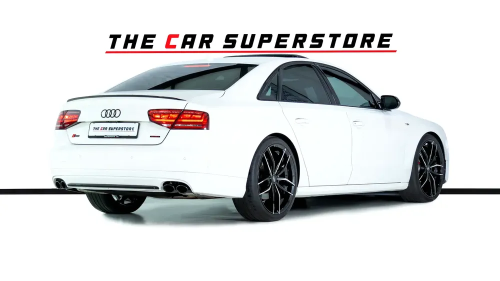 Audi S8-GCC-V8 Twin Turbo-AUDI Exclusive Interior Trim-22 Inch Rims-Very Well Maintained - Image 8