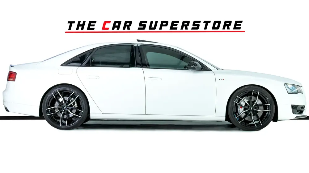 Audi S8-GCC-V8 Twin Turbo-AUDI Exclusive Interior Trim-22 Inch Rims-Very Well Maintained - Image 9