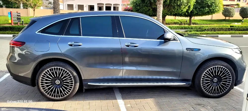 2022 Mercedes-Benz EQC 400 4MATIC | GCC Specs | Low Mileage - Image 4