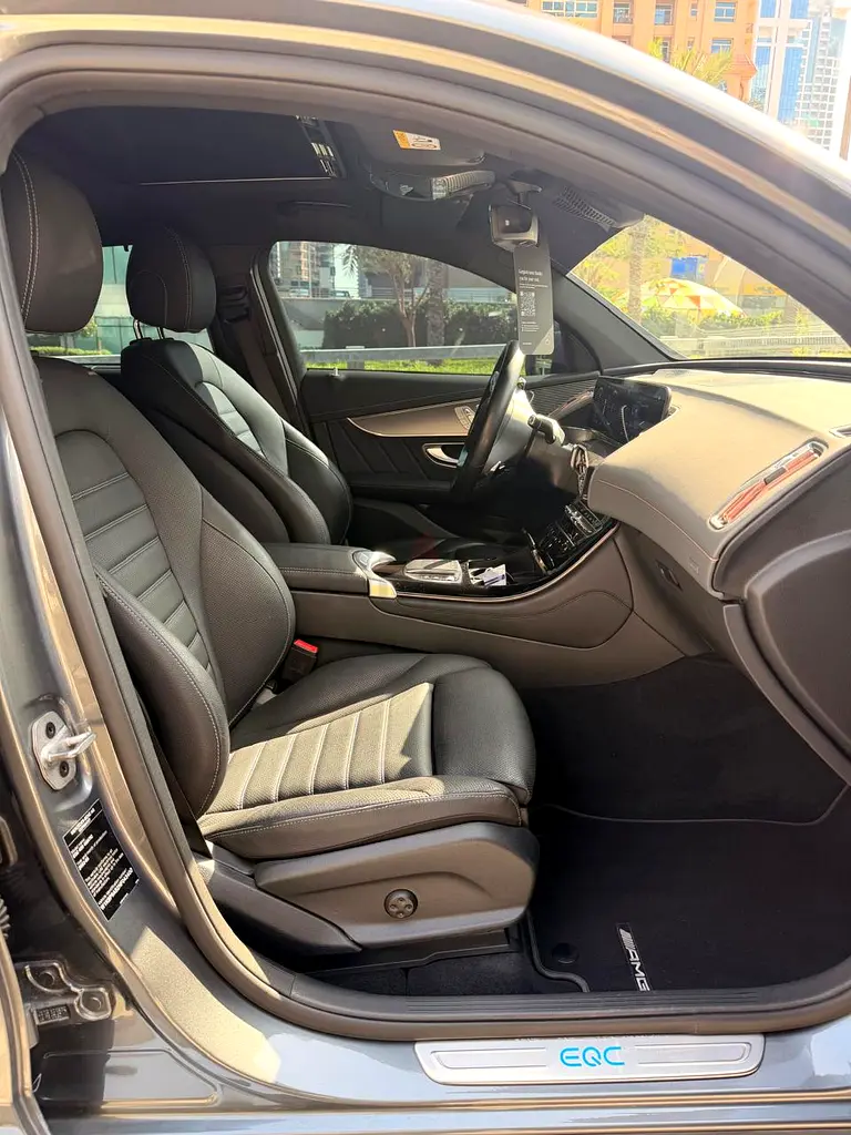 2022 Mercedes-Benz EQC 400 4MATIC | GCC Specs | Low Mileage - Image 6