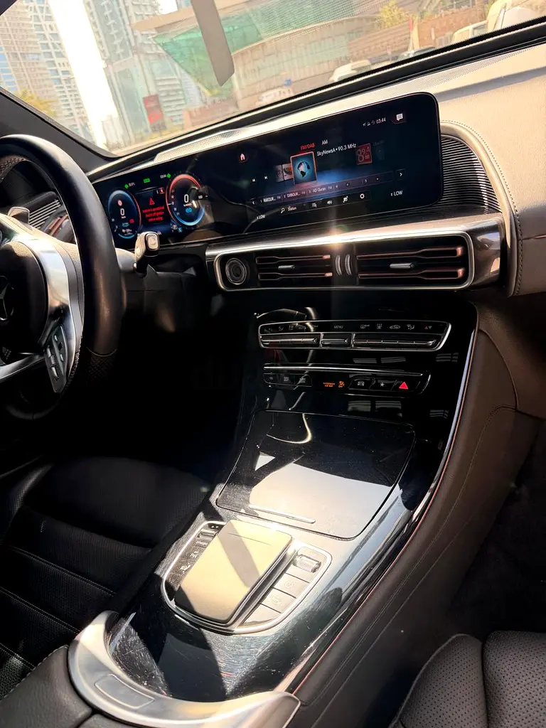 2022 Mercedes-Benz EQC 400 4MATIC | GCC Specs | Low Mileage - Image 8