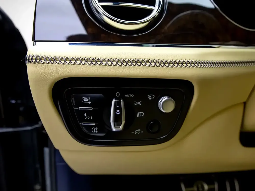 2021 | Bentley | Bentayga | GCC Spec - Full Al Habtoor service history - Image 14