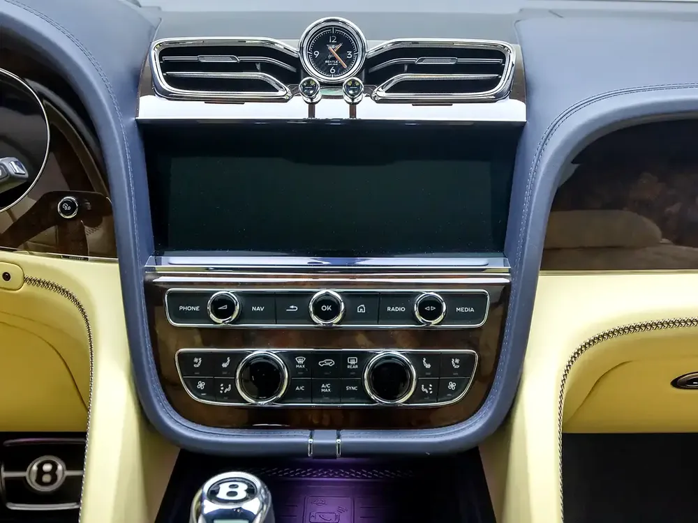 2021 | Bentley | Bentayga | GCC Spec - Full Al Habtoor service history - Image 15