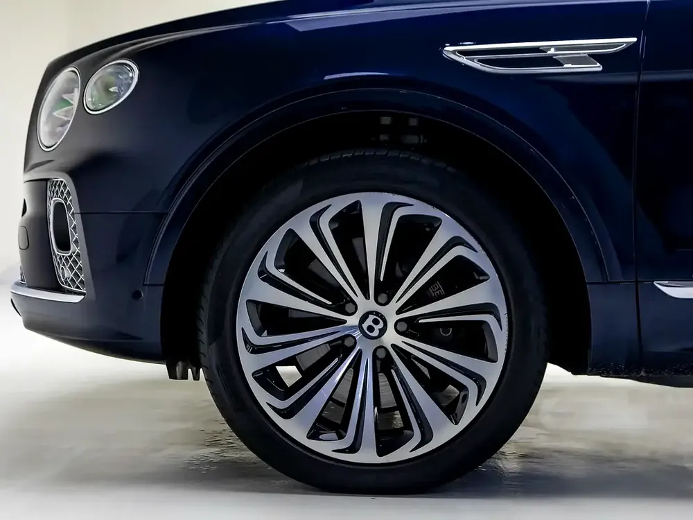 2021 | Bentley | Bentayga | GCC Spec - Full Al Habtoor service history - Image 20