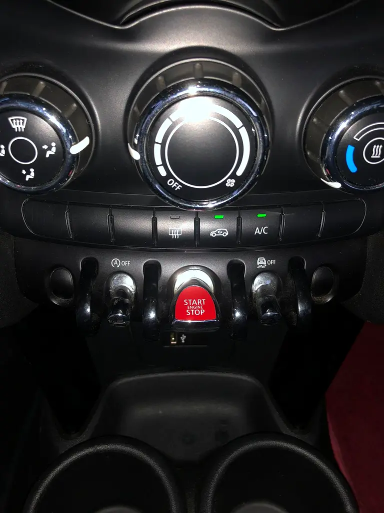 2019 MINI Cooper - GCC Specs - Image 14
