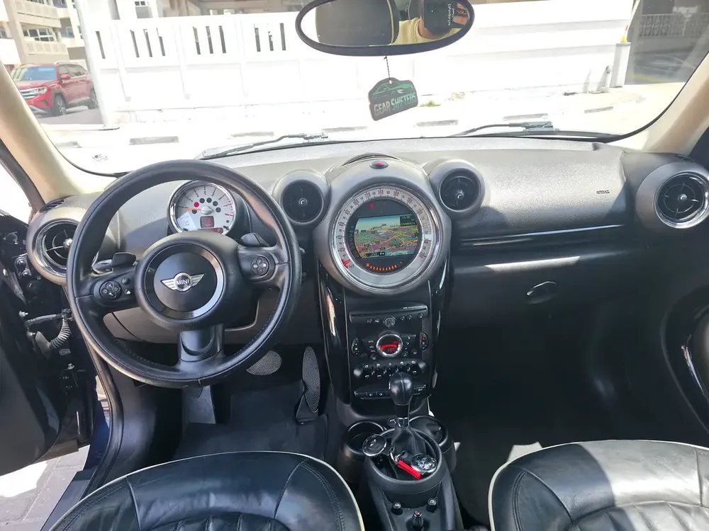 Mini Cooper Countryman 2013 GCC lady driven car for sale - Image 10