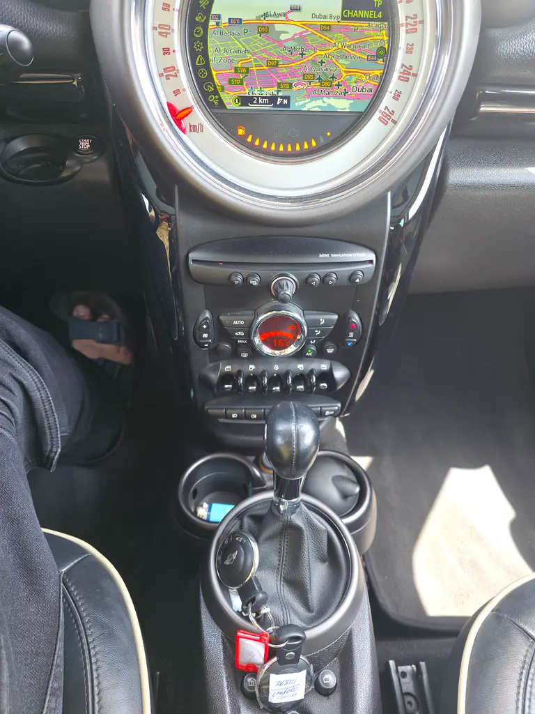Mini Cooper Countryman 2013 GCC lady driven car for sale - Image 11