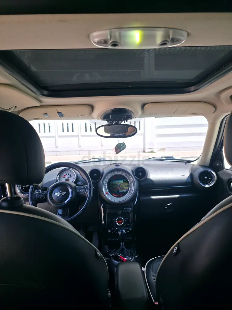 Mini Cooper Countryman 2013 GCC lady driven car for sale - Image 12
