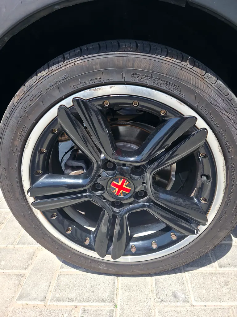Mini Cooper Countryman 2013 GCC lady driven car for sale - Image 7