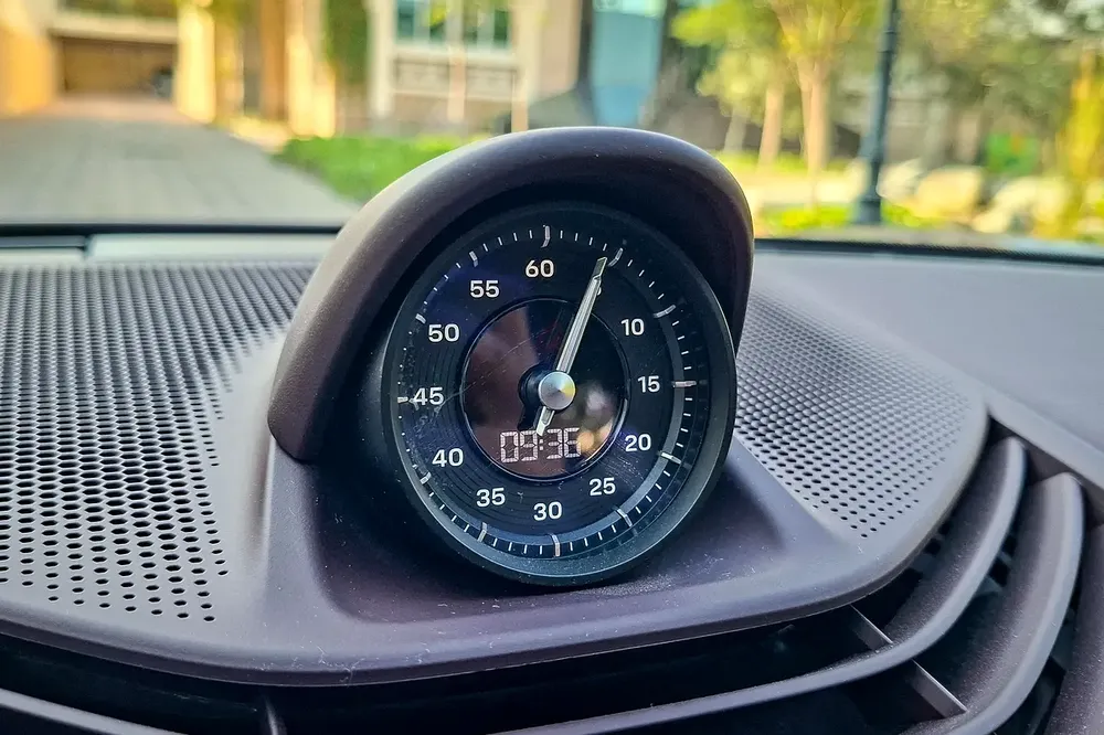 AED 6078/month | 2024 Porsche Taycan  | GCC Specs | Ref#412783 - Image 15