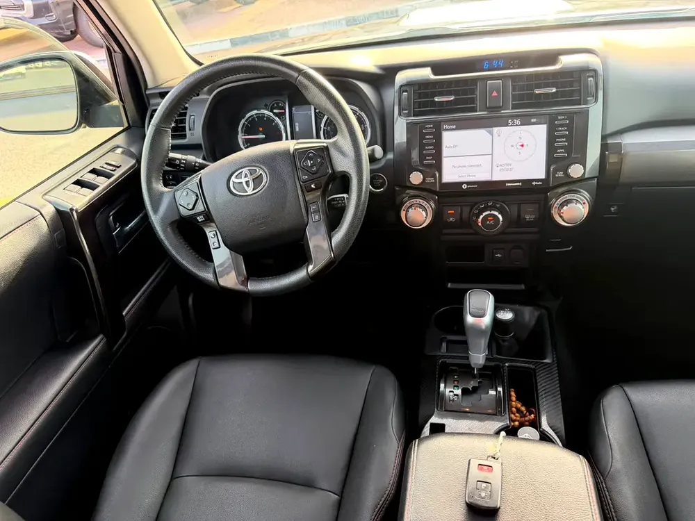 2021 TOYOTA 4RUNNER TRD OFF ROAD 4x4  4.0L  V6 - Diff Lock and Crawl Control - push start - sunroof - Image 12