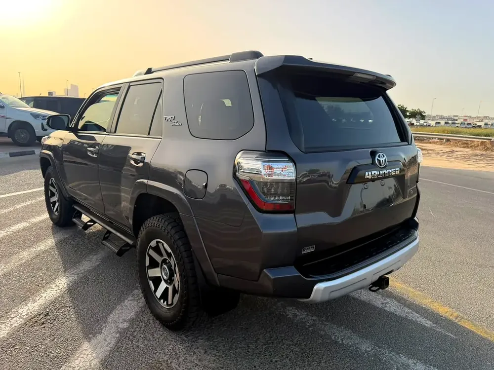 2021 TOYOTA 4RUNNER TRD OFF ROAD 4x4  4.0L  V6 - Diff Lock and Crawl Control - push start - sunroof - Image 4