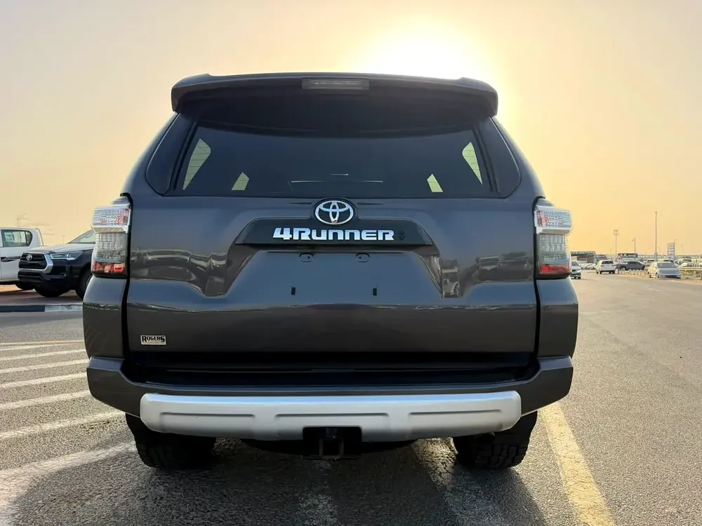 2021 TOYOTA 4RUNNER TRD OFF ROAD 4x4  4.0L  V6 - Diff Lock and Crawl Control - push start - sunroof - Image 6