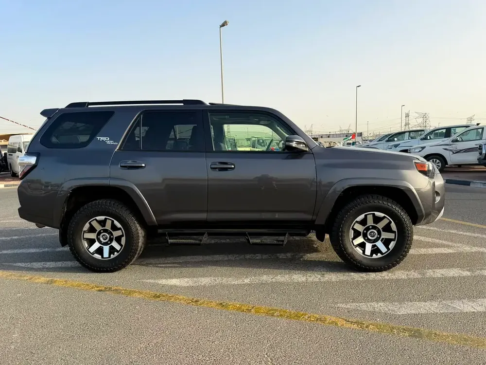 2021 TOYOTA 4RUNNER TRD OFF ROAD 4x4  4.0L  V6 - Diff Lock and Crawl Control - push start - sunroof - Image 9