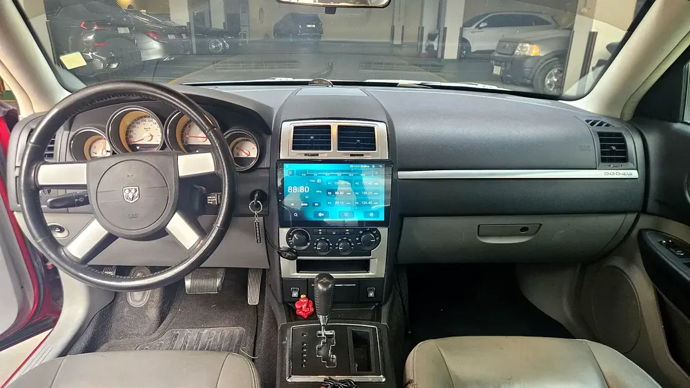 Dodge Charger SXT 2009 GCC Specs - Well Maintained - Image 7