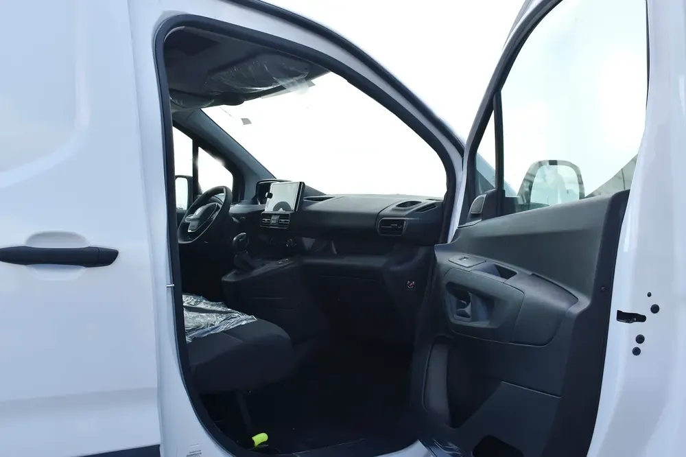 2025 MODEL PEUGEOT-PARTNER VAN 1.6L DIESEL M/T - Image 13