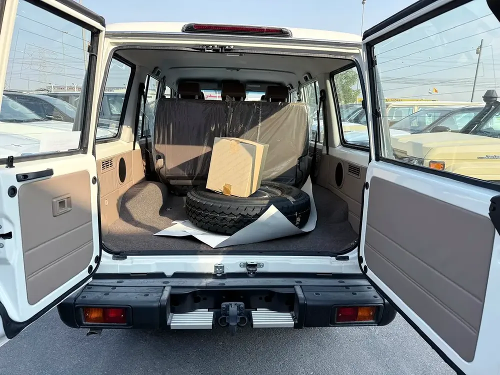 Toyota LC76 2.8L DSL M/T 2025 (Export Only) - Image 12