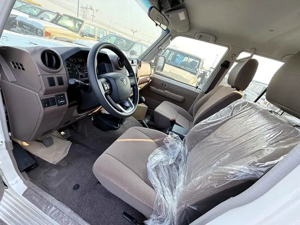 Toyota LC76 2.8L DSL M/T 2025 (Export Only) - Image 14