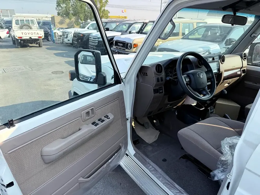 Toyota LC76 2.8L DSL M/T 2025 (Export Only) - Image 15