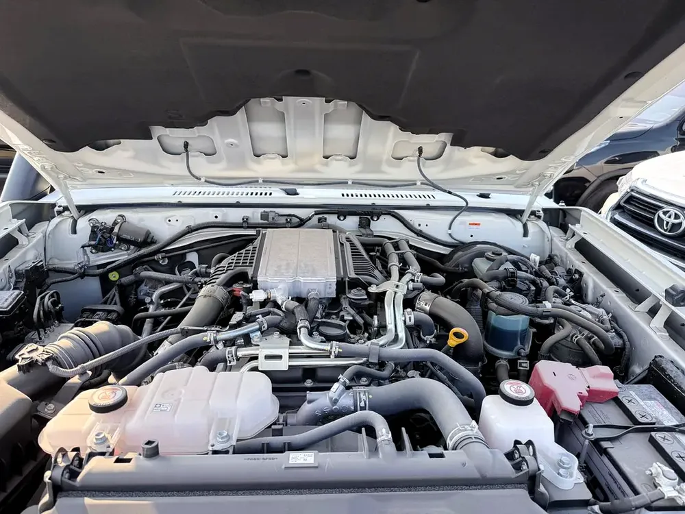 Toyota LC76 2.8L DSL M/T 2025 (Export Only) - Image 17