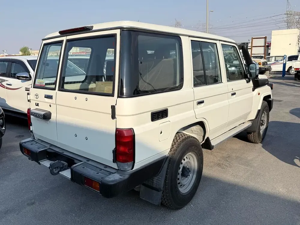 Toyota LC76 2.8L DSL M/T 2025 (Export Only) - Image 5