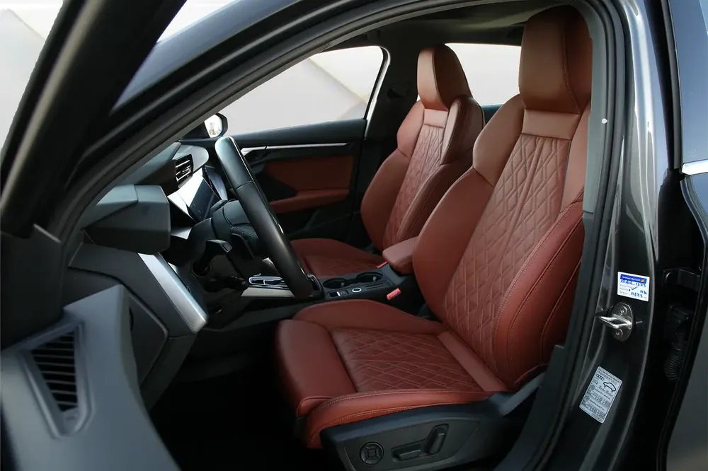 2025 AUDI A3 40 TFSI - FULLY LOADED - LOW MILEAGE - AMAZING CONDITION - Image 9