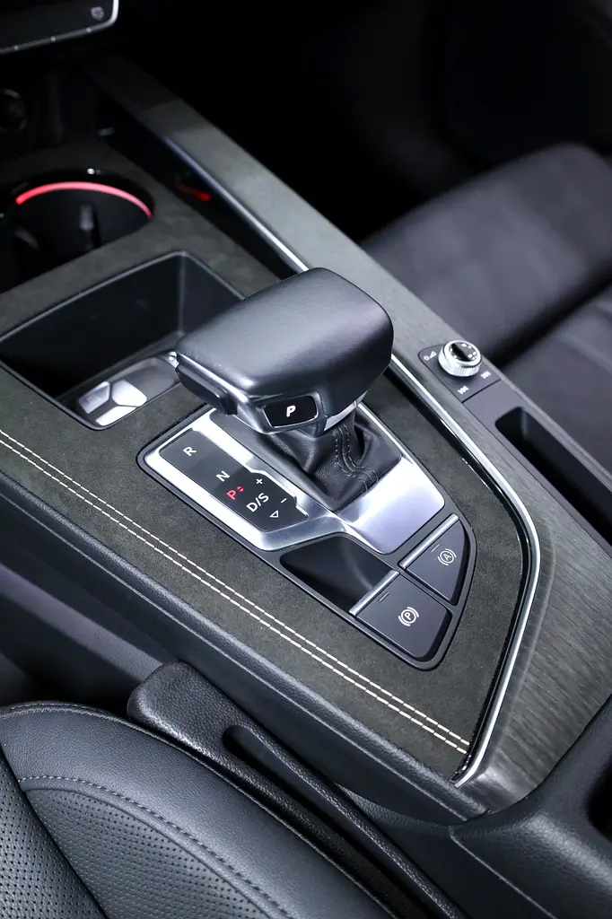 Audi A4 40 TFSI S-line GCC - FULLY LOADED - Image 6