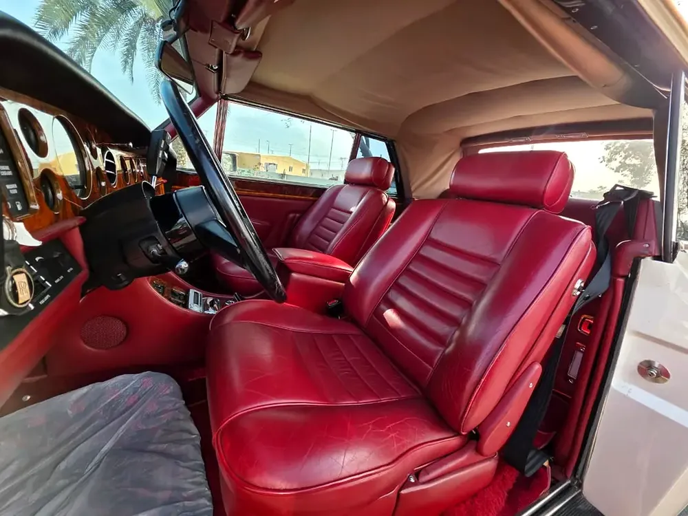 Rolls-Royce Corniche 1989 - Japanese Specs - Classic Luxury - Image 10