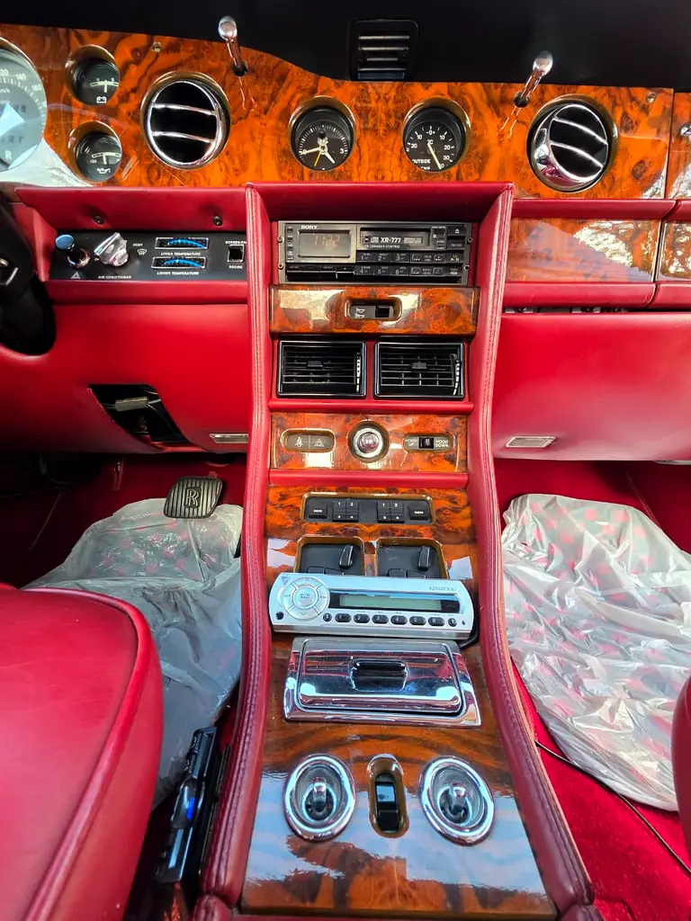Rolls-Royce Corniche 1989 - Japanese Specs - Classic Luxury - Image 17