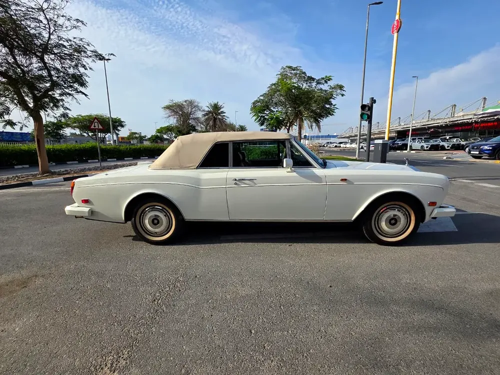 Rolls-Royce Corniche 1989 - Japanese Specs - Classic Luxury - Image 4