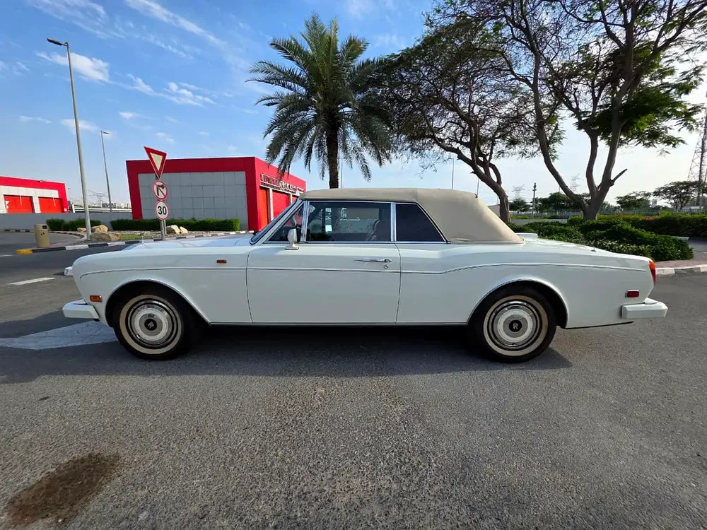 Rolls-Royce Corniche 1989 - Japanese Specs - Classic Luxury - Image 5