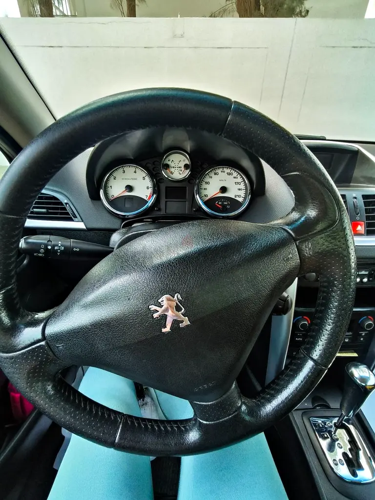 Car - Image 12