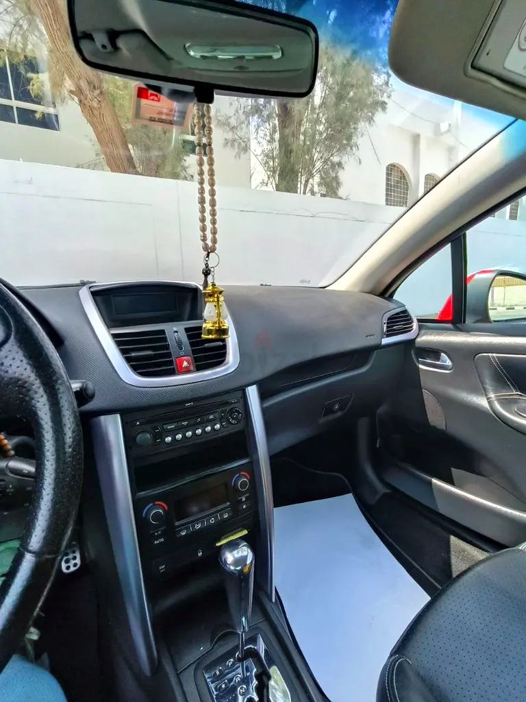 Car - Image 6